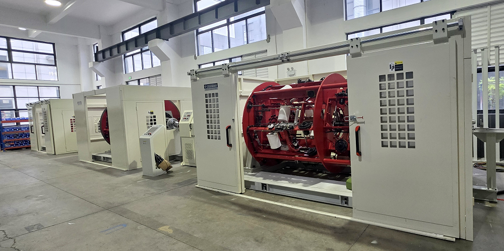 High-speed parallel-feed planetary stranding and cabling machine